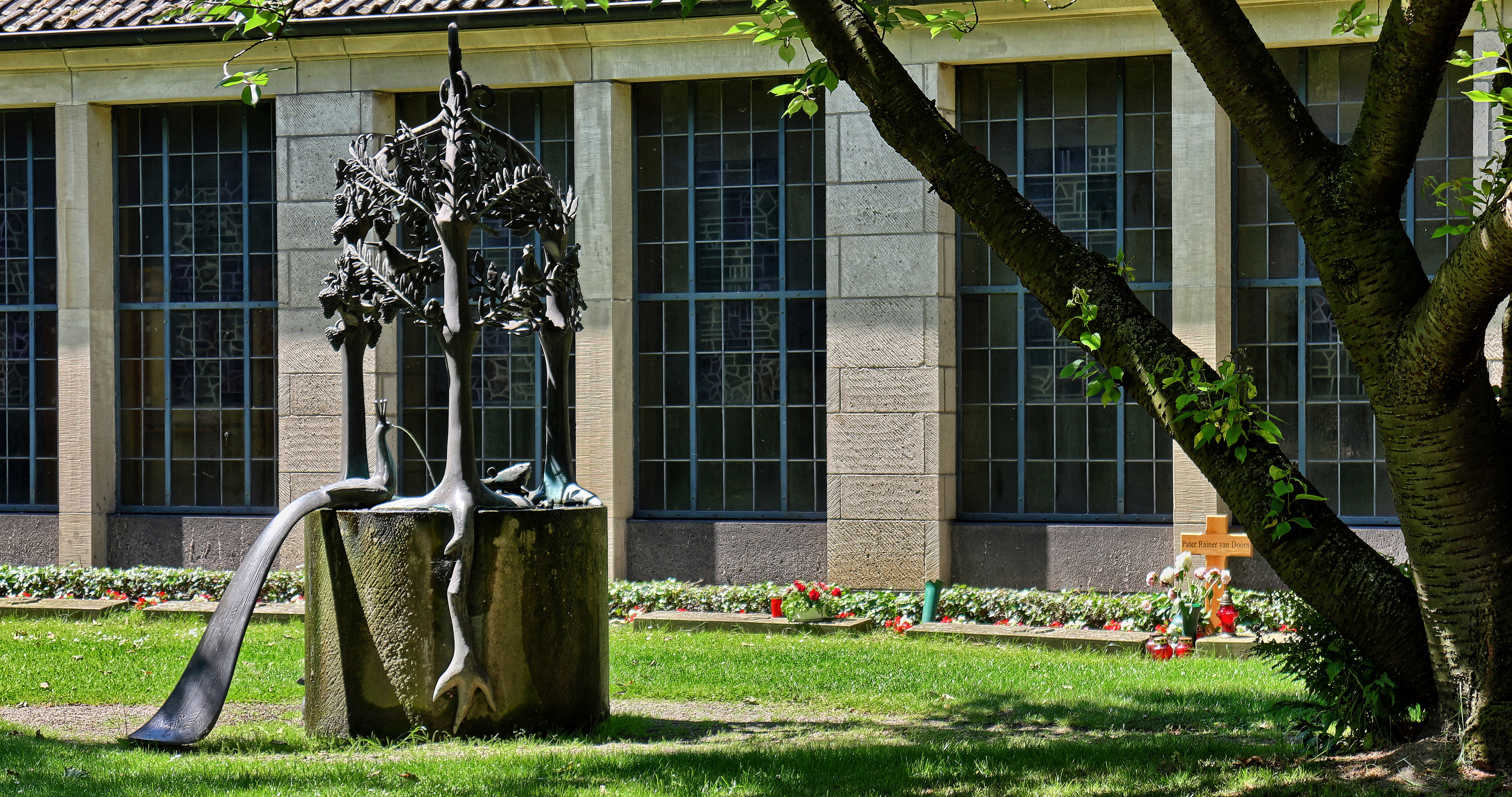 abtei_hamborn_garten_brunnen.jpg