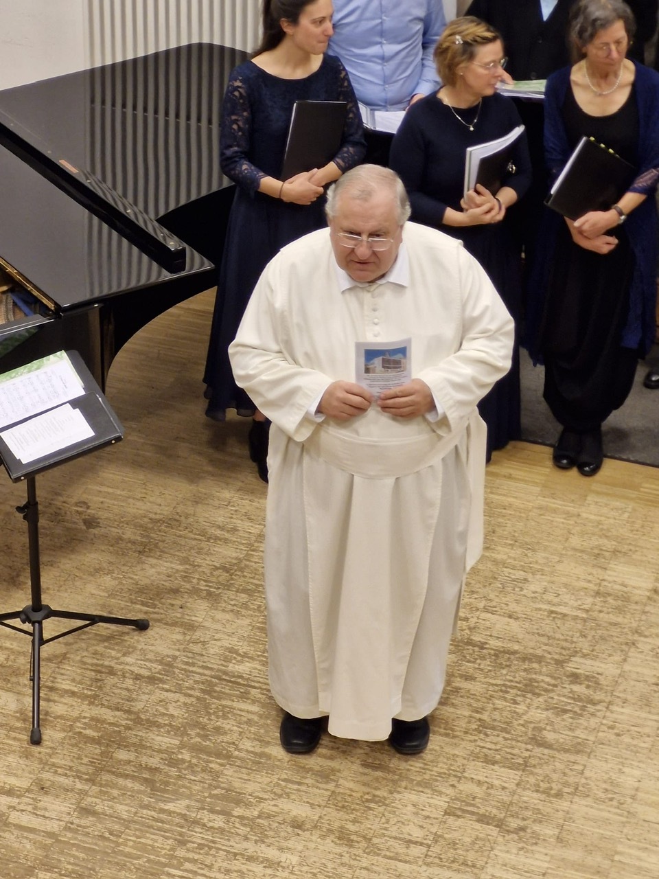 Pater Clemens Dölken begrüßte die Gäste zur "Soirée am Kloster" Foto: privat