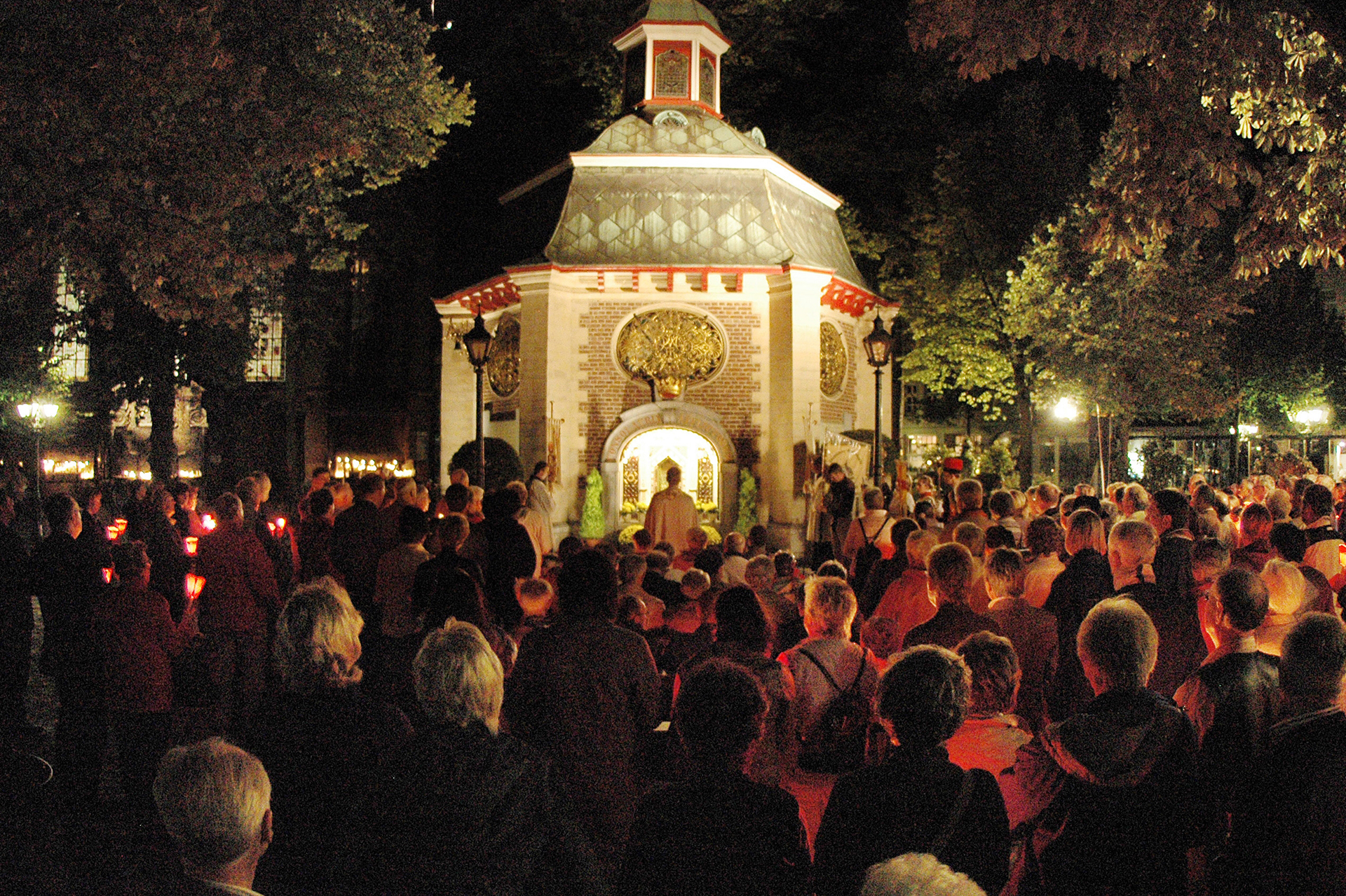 lichterprozession_1920x1280.jpg
