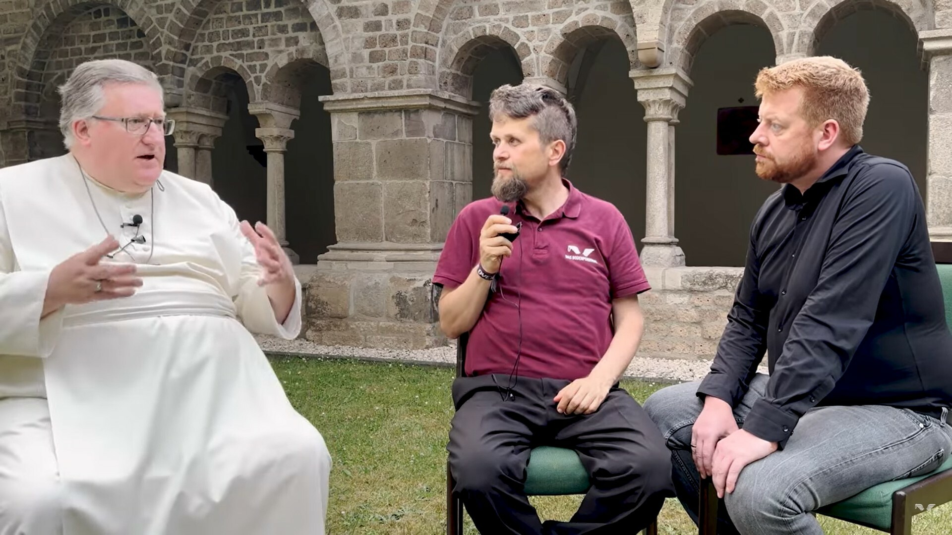 Youtube-Duo Urs und Alex macht auf Klostertour Station in der Abtei Hamborn