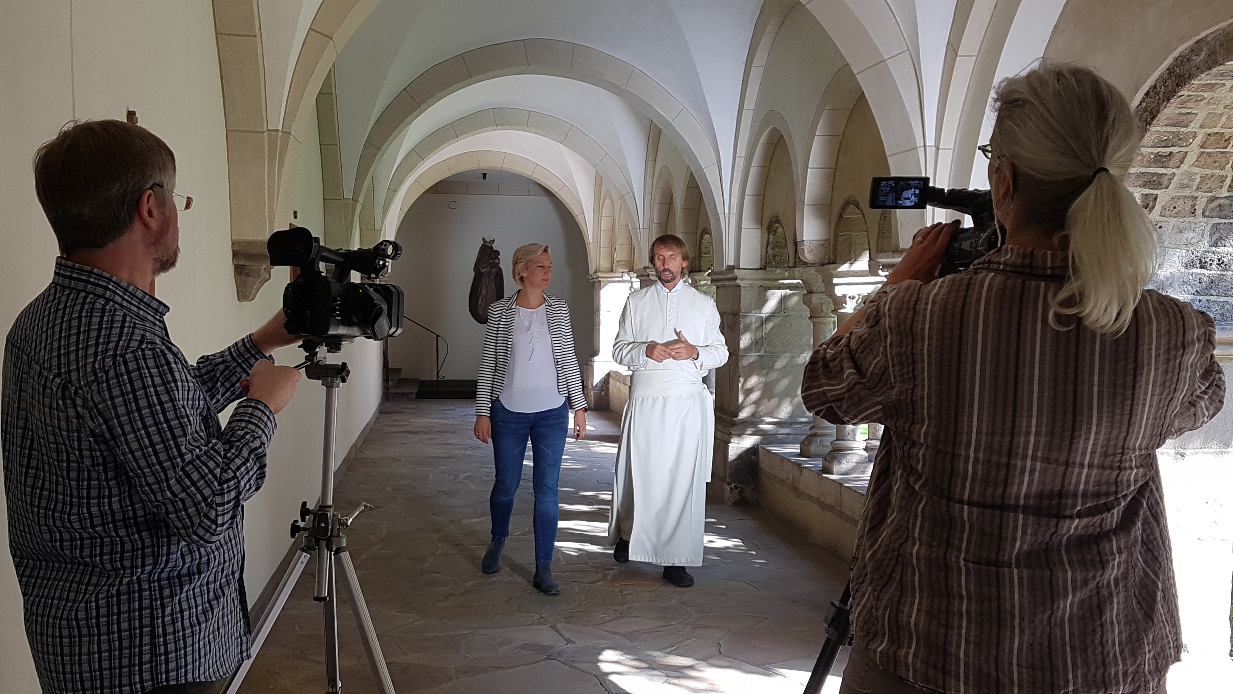 Filmteam zu Gast in der Abtei Hamborn