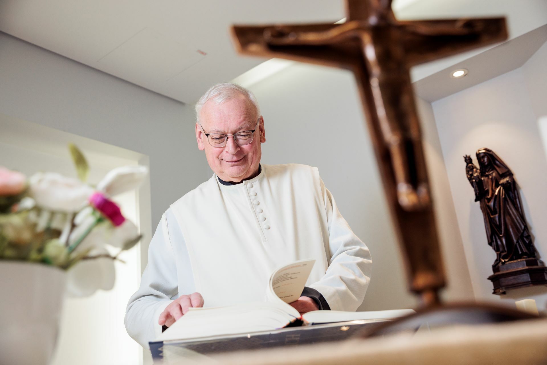Pater Gereon in der Krankenhaus-Seelsorge: Helfen durch Gottesdienste und Gespräche