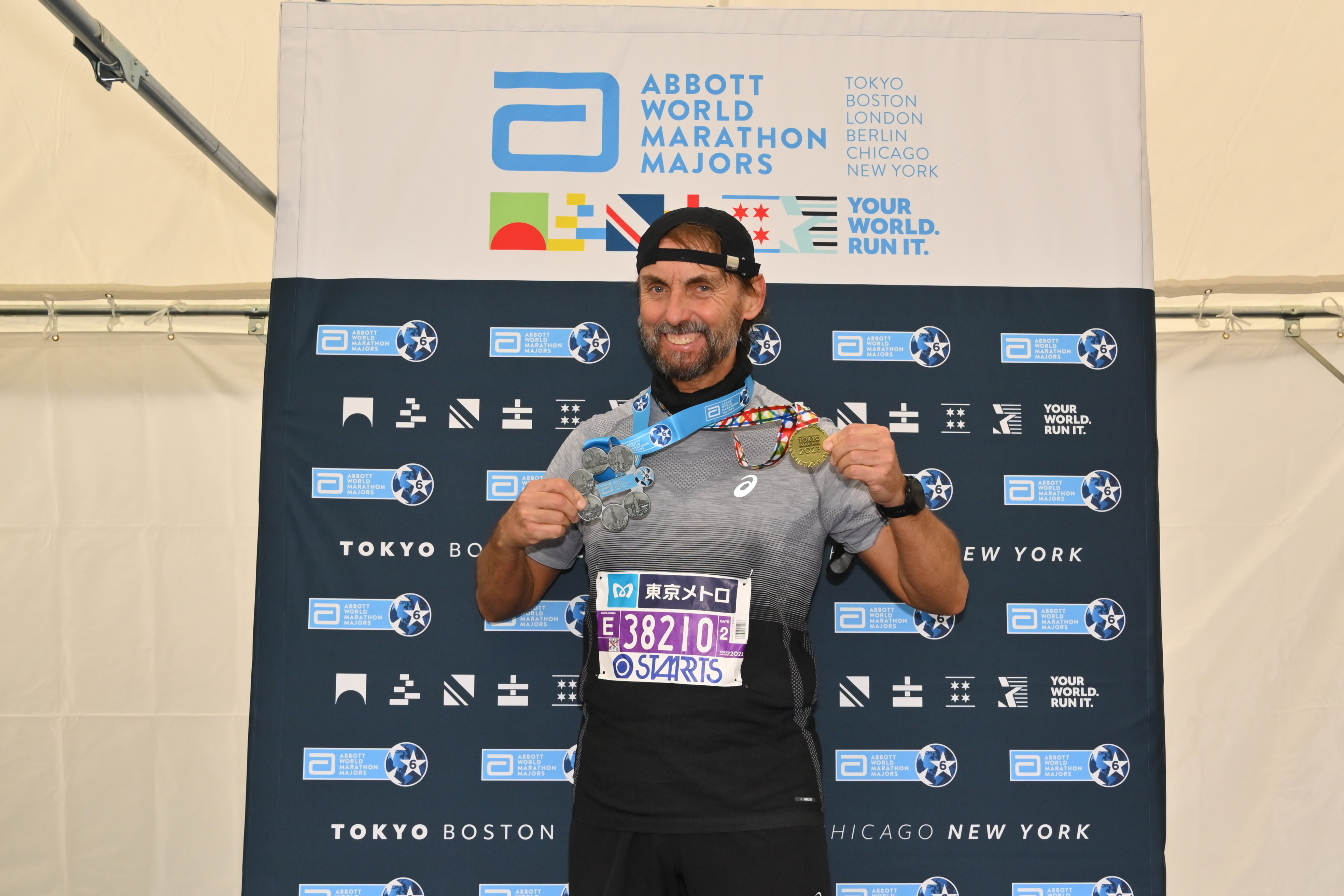 Pater Tobias sicherte sich in Tokio die Sechs-Sterne-Medaille.